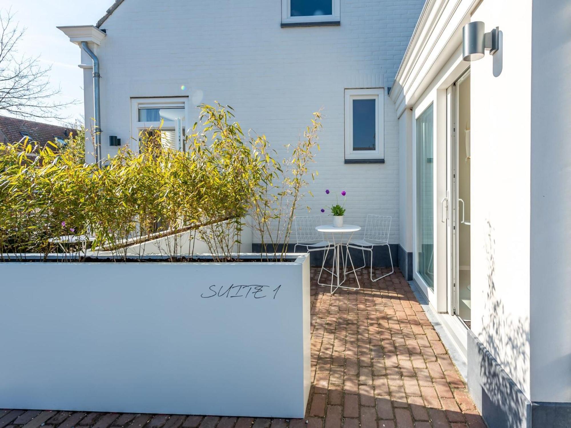 Pleasaing Holiday Home In Oostkapelle Near Centre Exterior foto