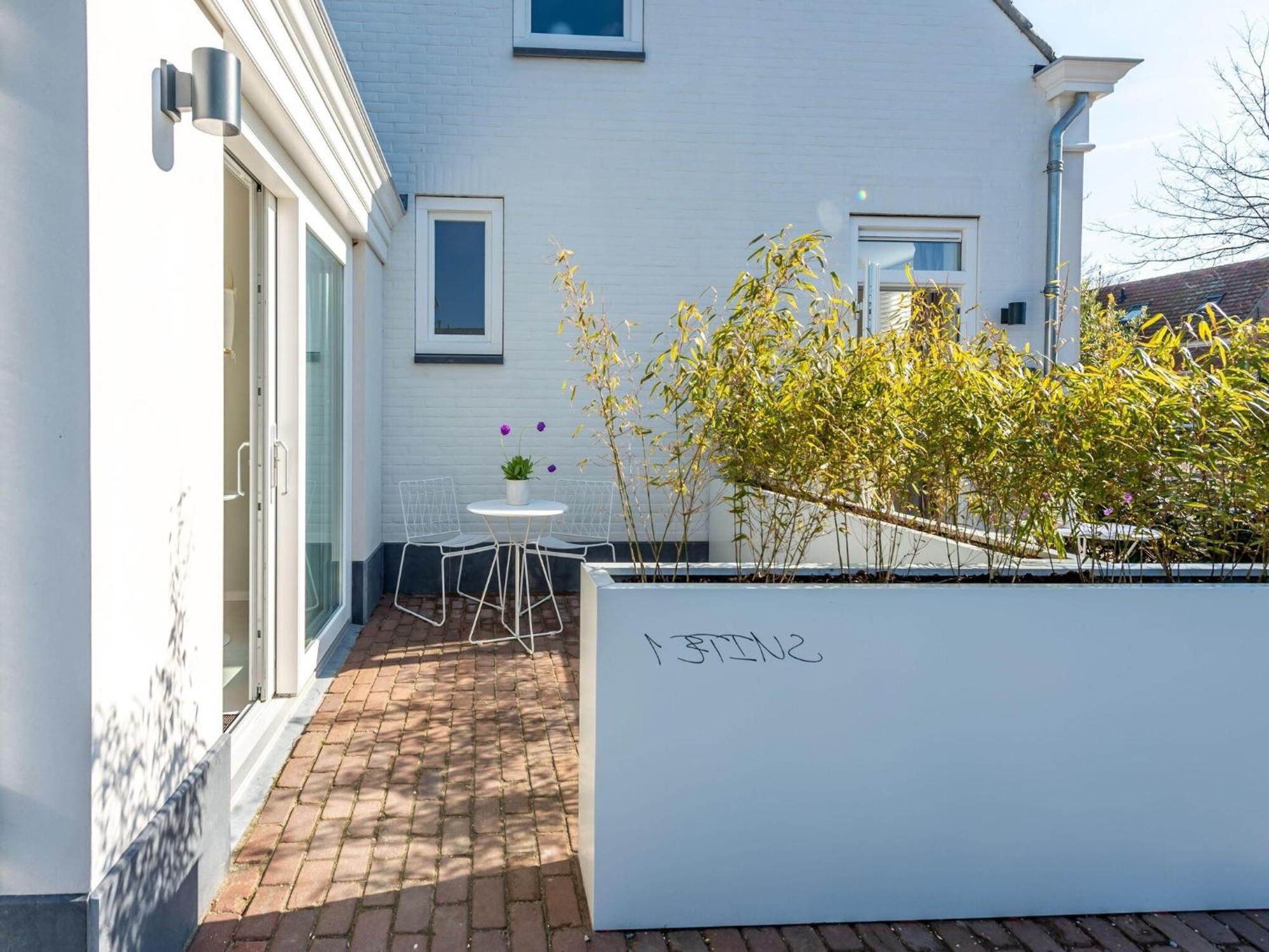 Pleasaing Holiday Home In Oostkapelle Near Centre Exterior foto